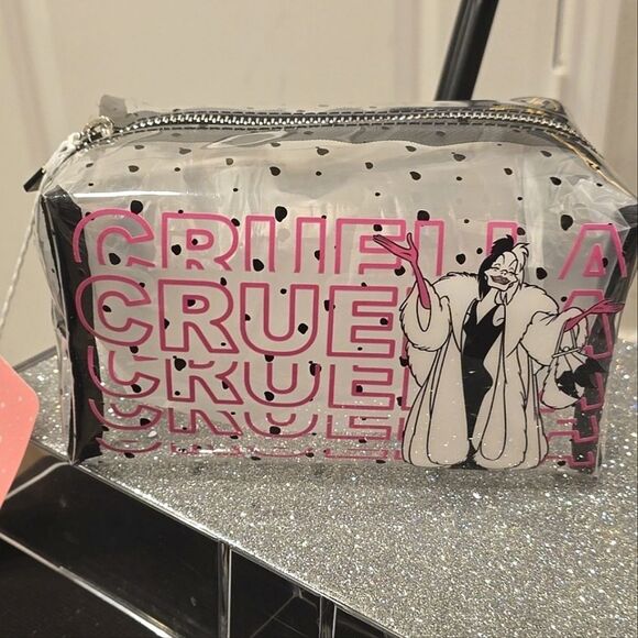 SkinnyDip London Cruella,"Datling Looking Good Is Better Than Being Good" Makeup - Picture 5 of 6